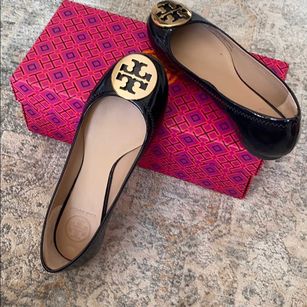 Tory Burch Reva Black Patent Flats 7B - Picture 7 of 7